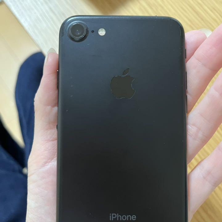 Apple iPhone7 128GB ブラック(MNCK2J/A)国内版SI… iPhone 7 【あすつく、土日、祝日発送】中古品【Cランク】SIM