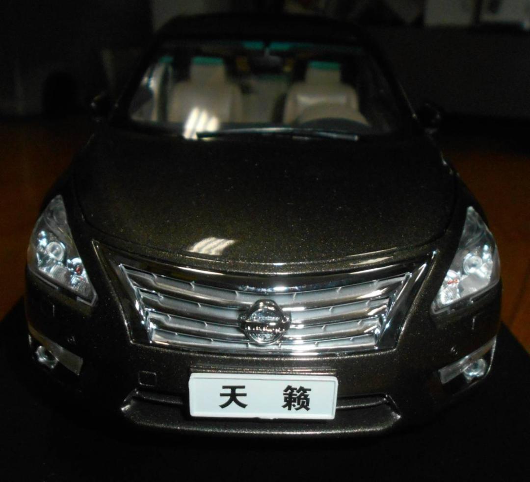 1/18　日産　ティアナ　中国仕様車　左ハンドル