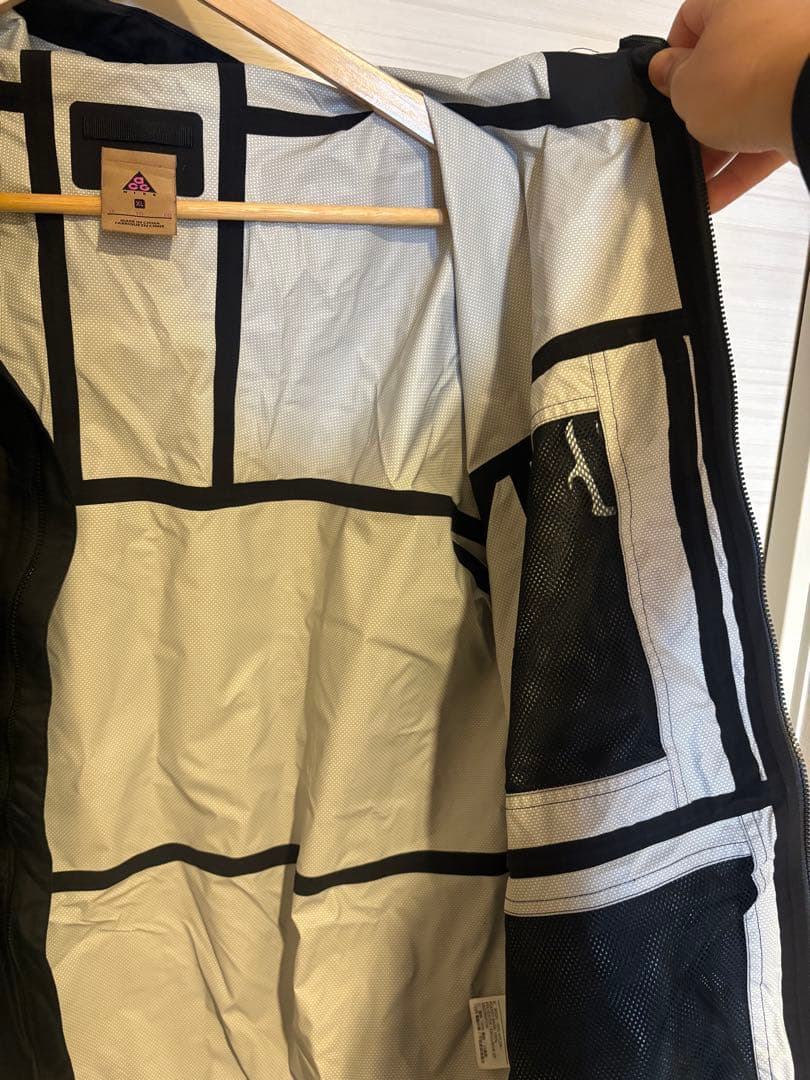XL 新品同様・極美品 NIKE ACG ナイロンジャケット ブラック ナイキ XL 新品同様・極美品 NIKE ACG ナイロンジャケット ブラック ナイキ