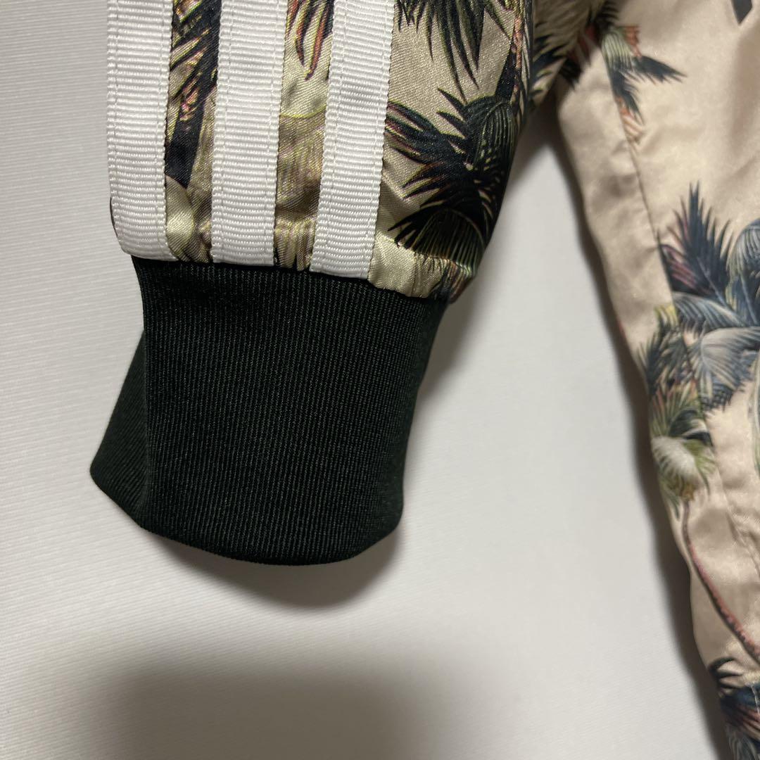 adidas ヤシの木柄