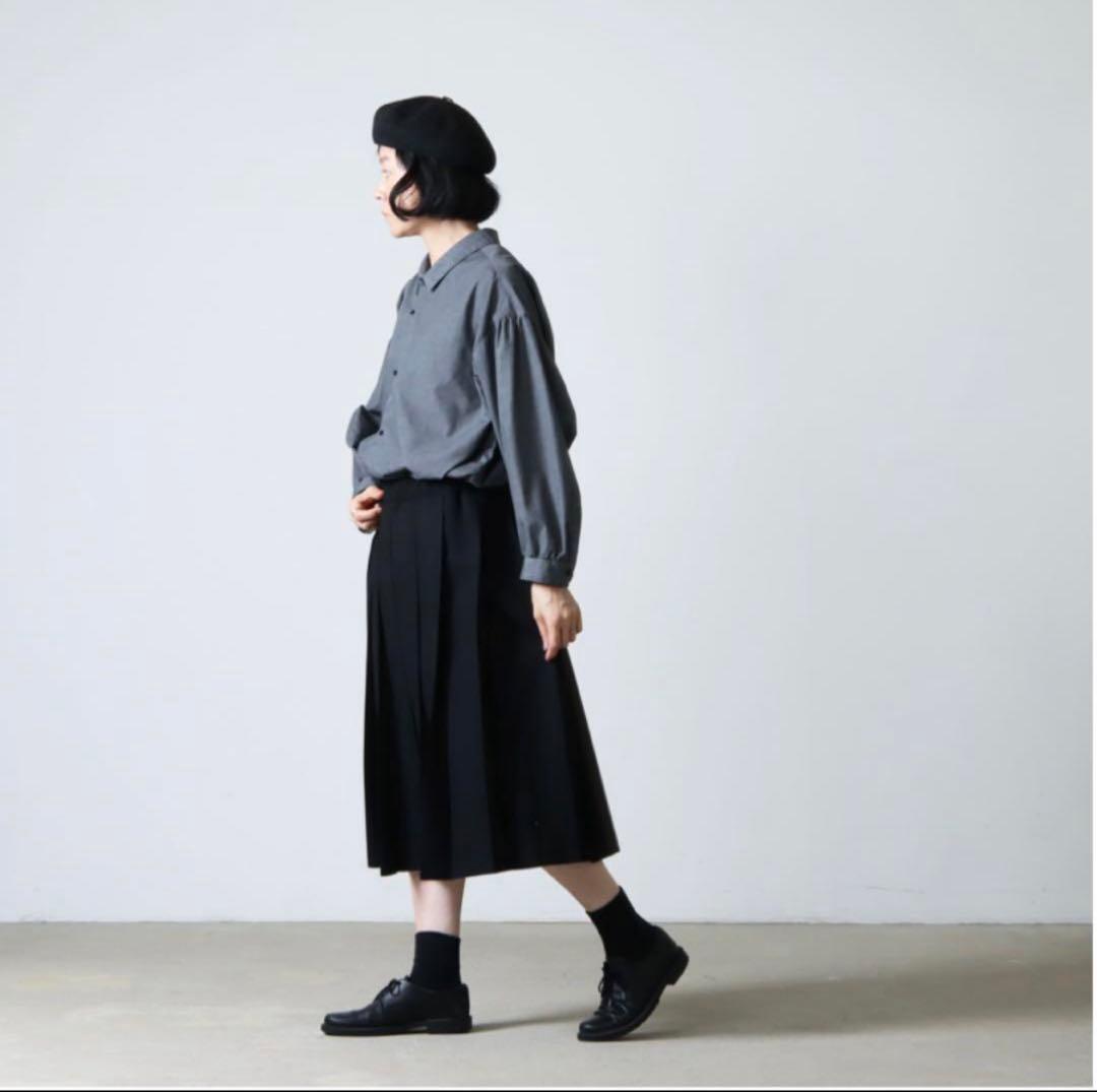 “シャルパンティエ ドゥ ヴェッソ”ウールプリーツスカートBelle・ネイビー “シャルパンティエ ドゥ ヴェッソ”ウールプリーツスカートBelle・ネイビー