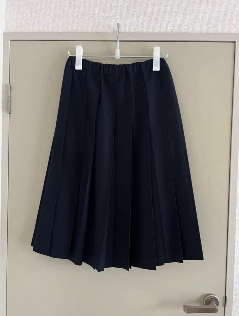 “シャルパンティエ ドゥ ヴェッソ”ウールプリーツスカートBelle・ネイビー “シャルパンティエ ドゥ ヴェッソ”ウールプリーツスカートBelle・ネイビー