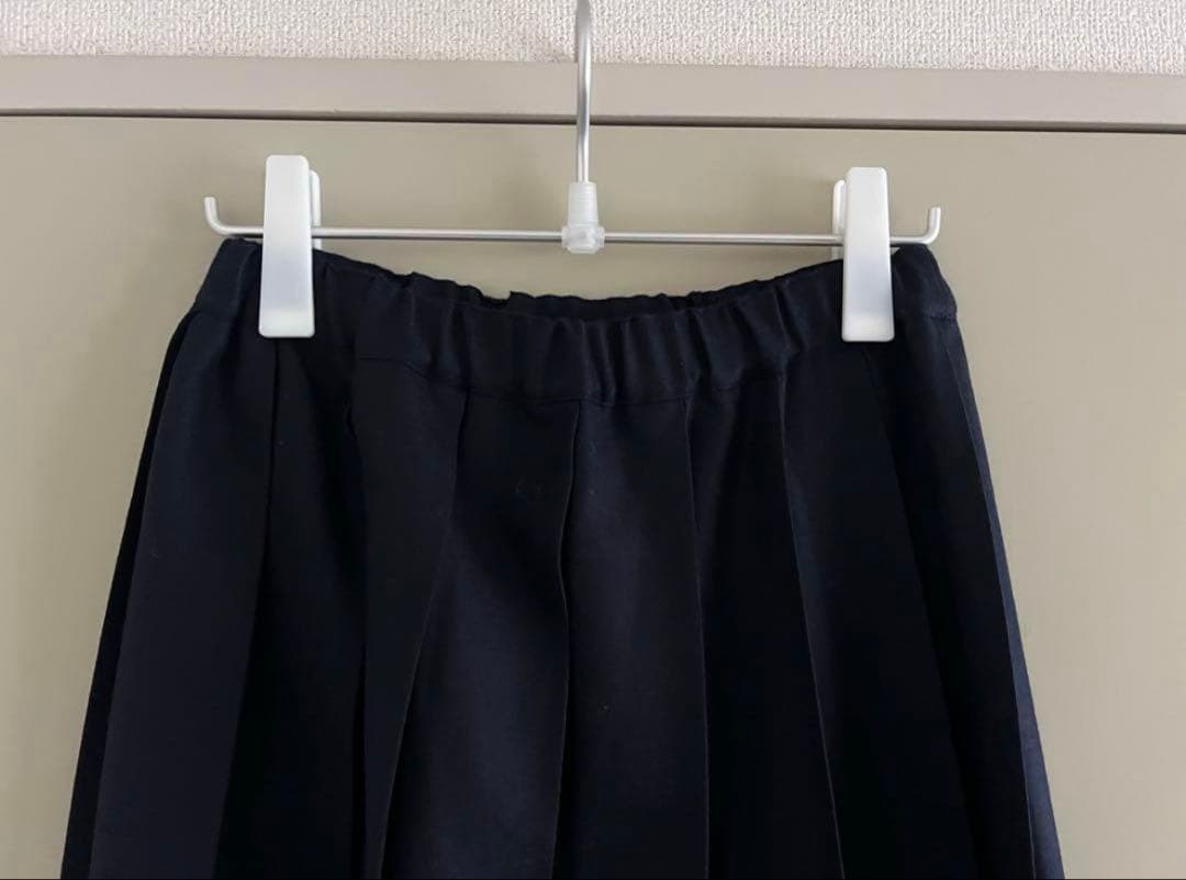 “シャルパンティエ ドゥ ヴェッソ”ウールプリーツスカートBelle・ネイビー “シャルパンティエ ドゥ ヴェッソ”ウールプリーツスカートBelle・ネイビー