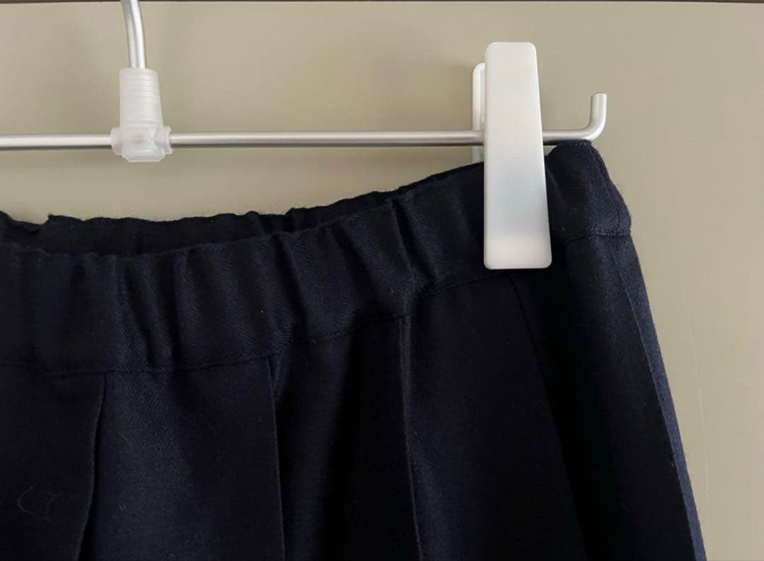 “シャルパンティエ ドゥ ヴェッソ”ウールプリーツスカートBelle・ネイビー “シャルパンティエ ドゥ ヴェッソ”ウールプリーツスカートBelle・ネイビー