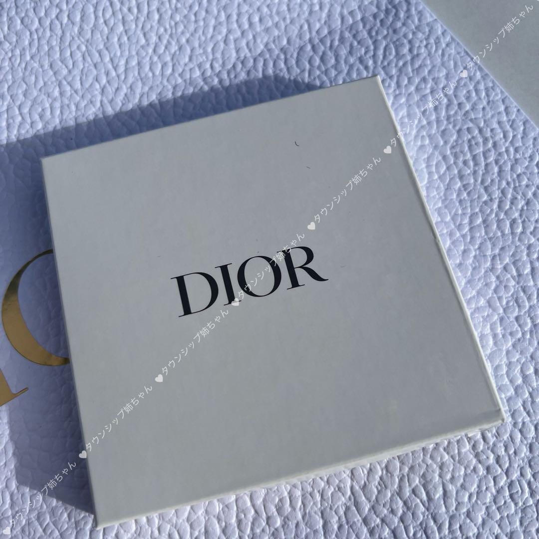 新作　DIOR ディオール ノベルティ　コンパクトミラー カバー付き　9点 新作 DIOR ディオール ノベルティ コンパクトミラー カバー付き