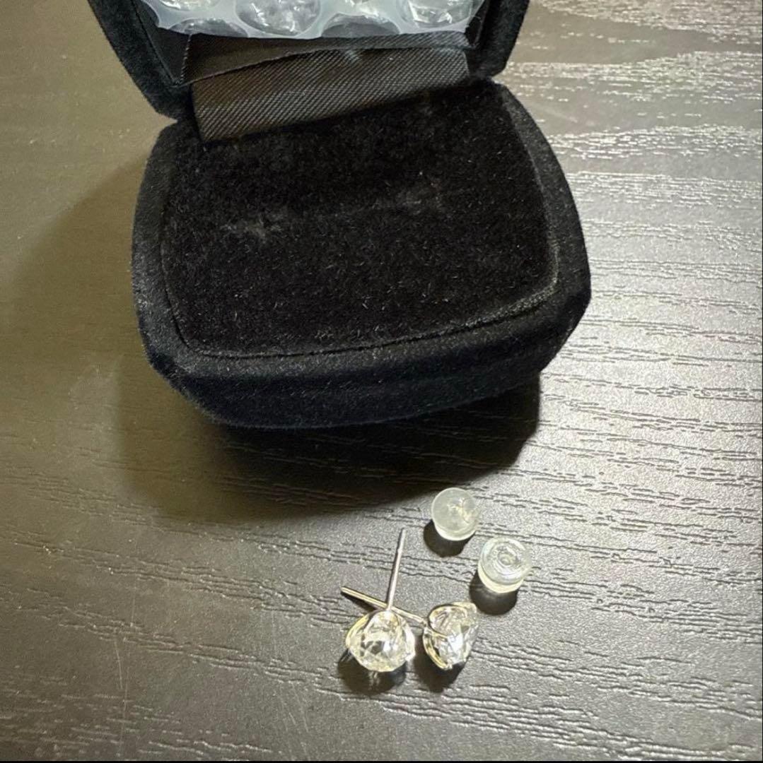 K18WG天然ダイヤモンド合計2.07ctピアス