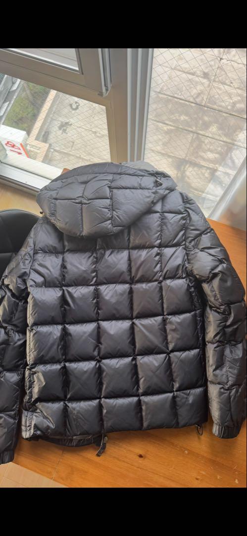 MONCLER フード付きダウンジャケット ブラック