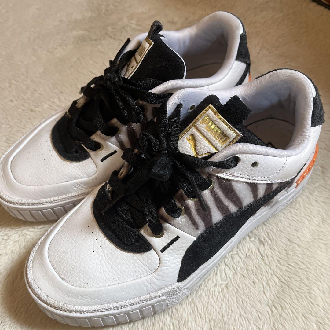 プーマ　PUMAゼブラ柄スニーカー　ホワイト　ブラック　オレンジ　厚底