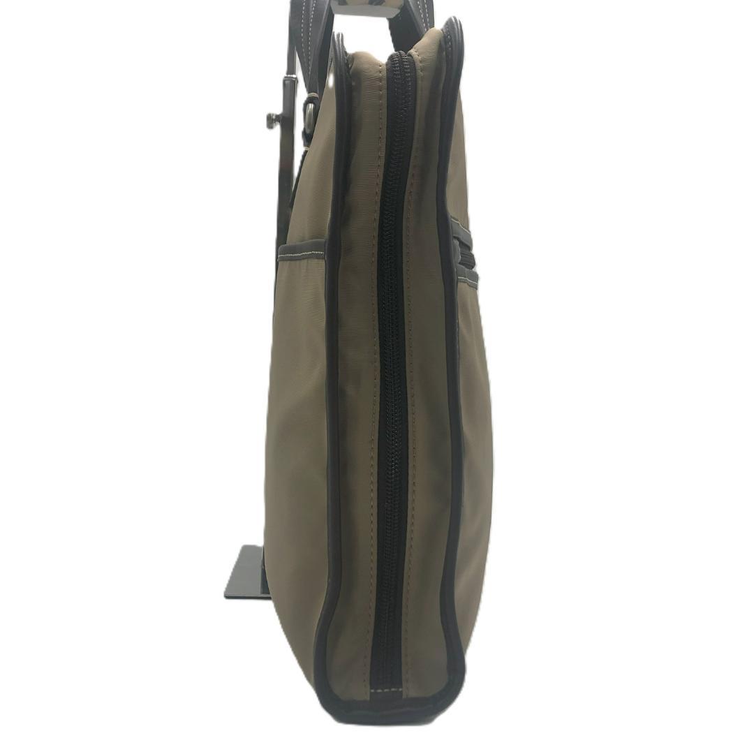【極美品】COACHコーチ　ブラウン　ビジネスバッグ　ナイロン　A4サイズ対応