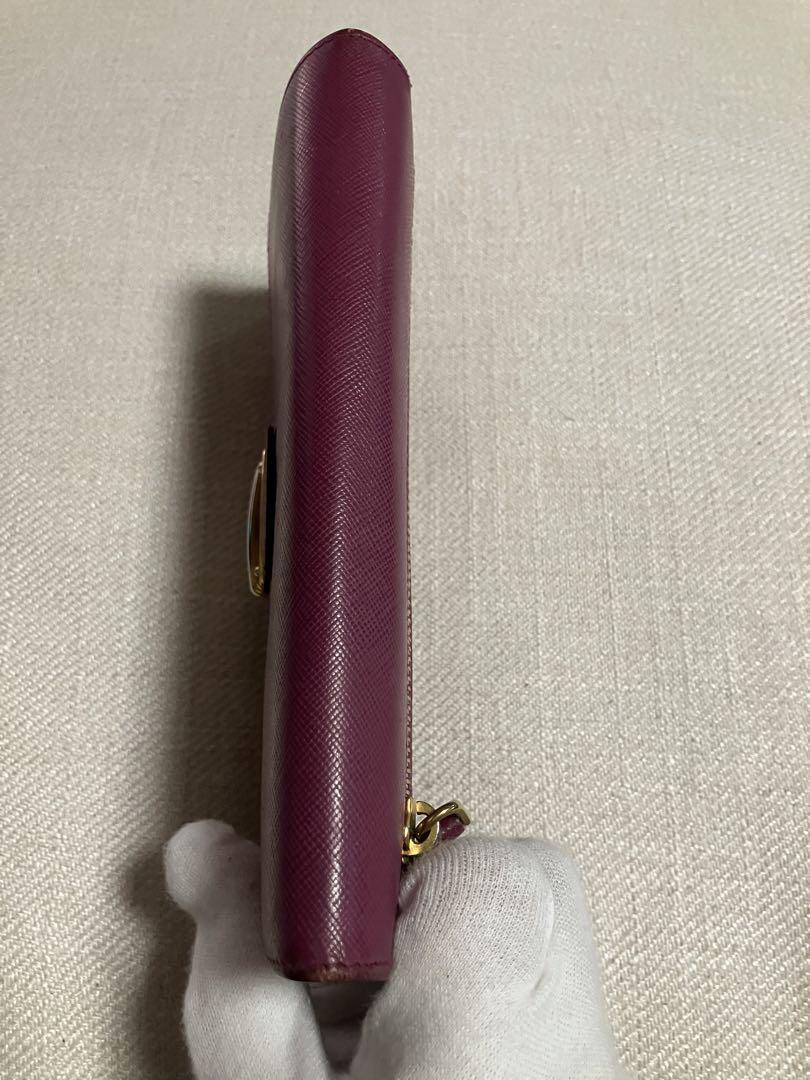 PRADA プラダ　レザー レディース長財布