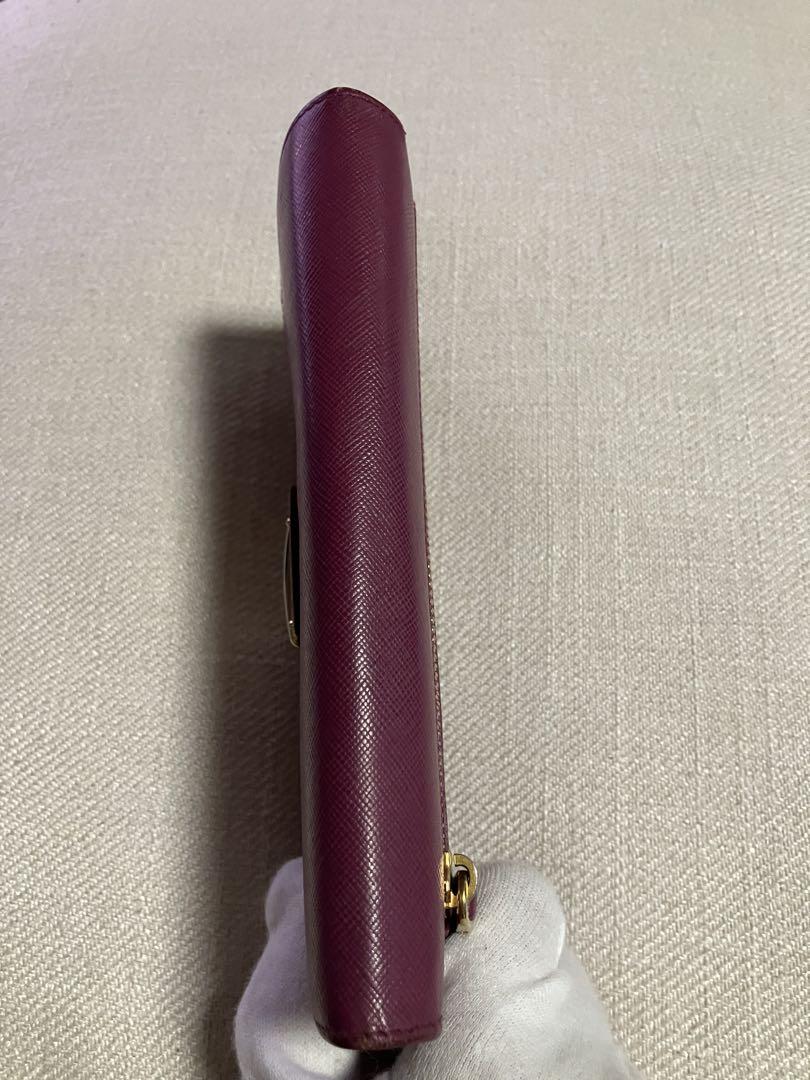 PRADA プラダ　レザー レディース長財布