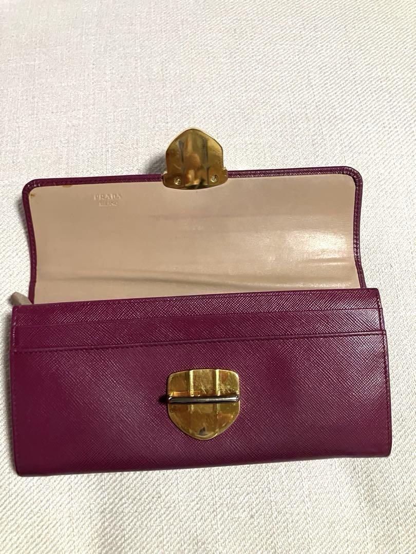 PRADA プラダ　レザー レディース長財布