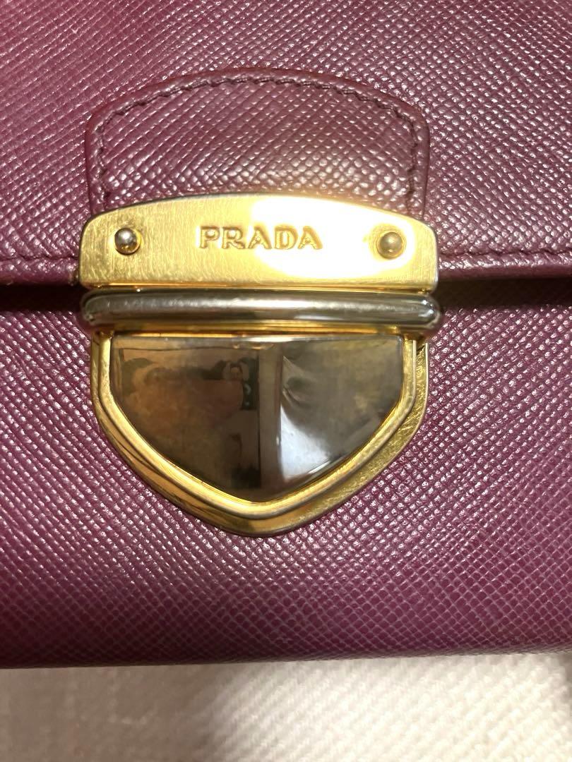 PRADA プラダ　レザー レディース長財布