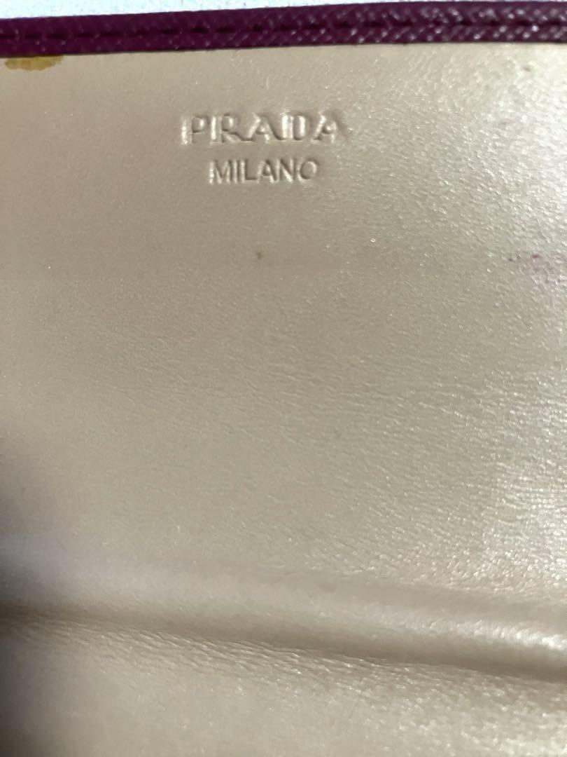 PRADA プラダ　レザー レディース長財布