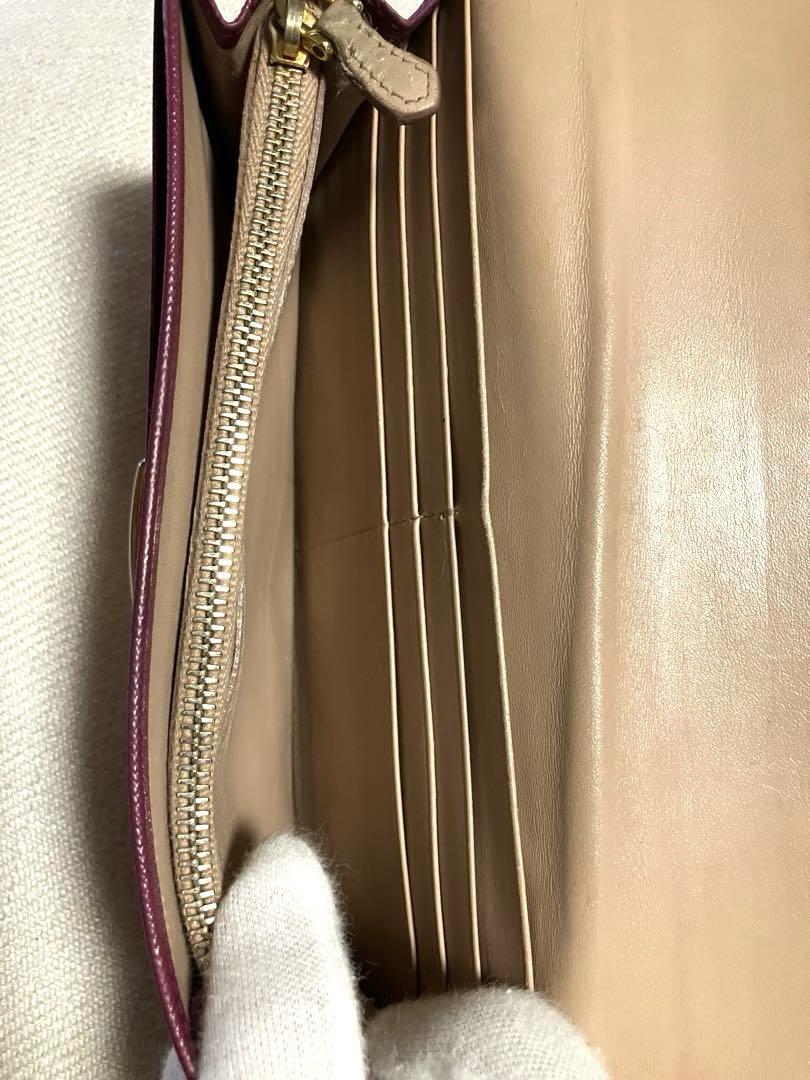 PRADA プラダ　レザー レディース長財布