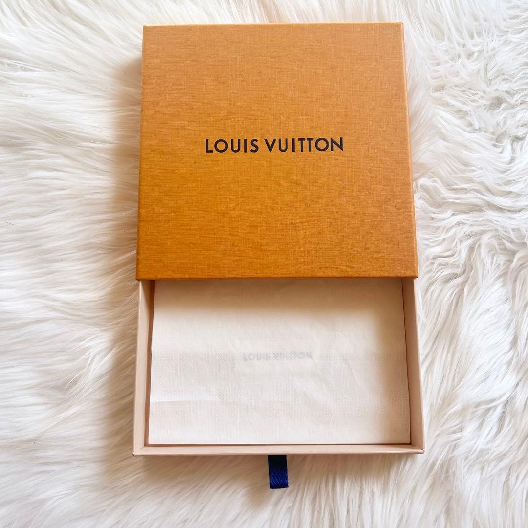 シルク LVチャームLOUIS