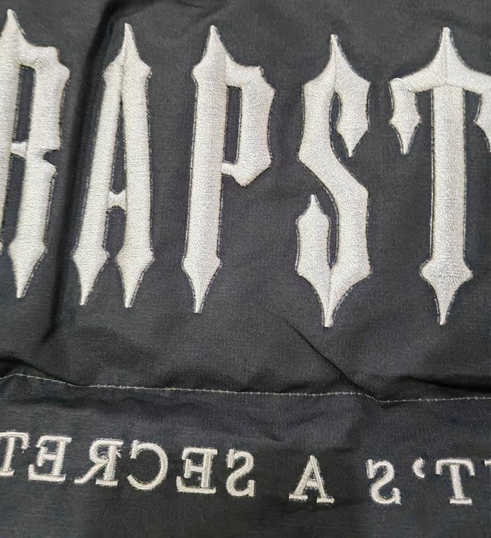 TRAPSTAR ダウンジャケット フード付き TRAPSTAR ダウンジャケット フード付き