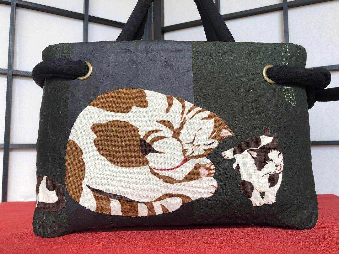 一閑張り　一閑張りバック　白猫　 昼寝猫　猫沢山　素敵