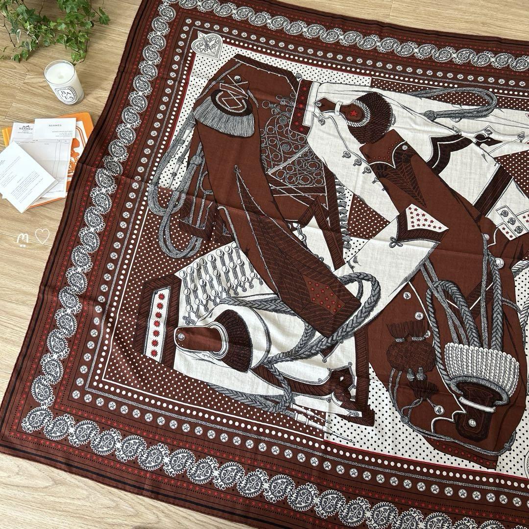 【Tちゃん】HERMES カシミヤシルク 140 ズアブとドラゴン 2023秋冬コレクションのバンダナ柄カシシル140はズアヴと