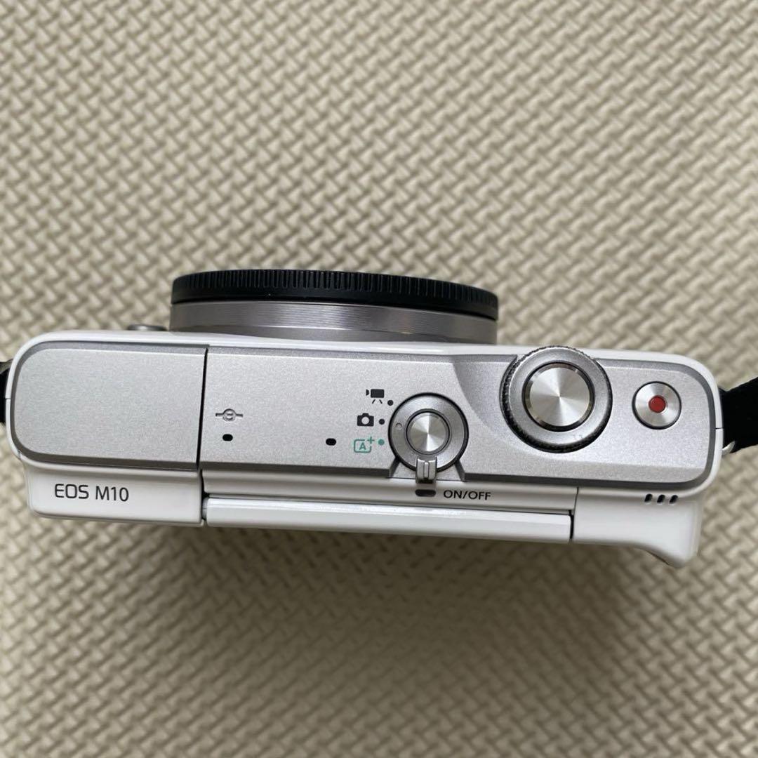 Canon EOS M10 ミラーレス一眼と付属品一式