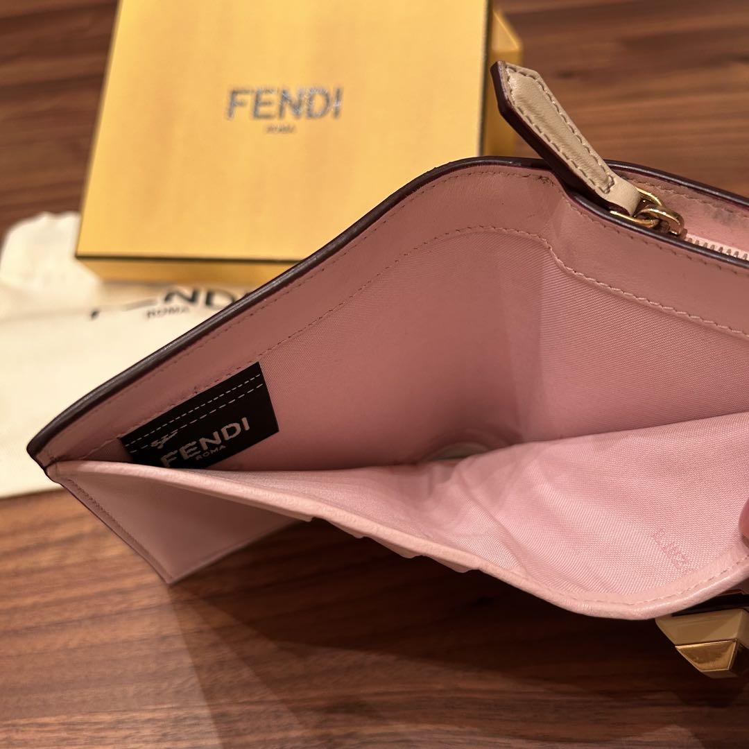 FENDI フェンディ 二つ折り財布 ベージュ 8M0386 SWD