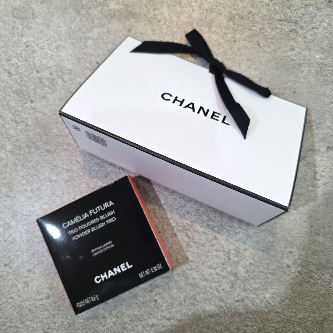 CHANEL カメリア フトゥーラ チークカラー