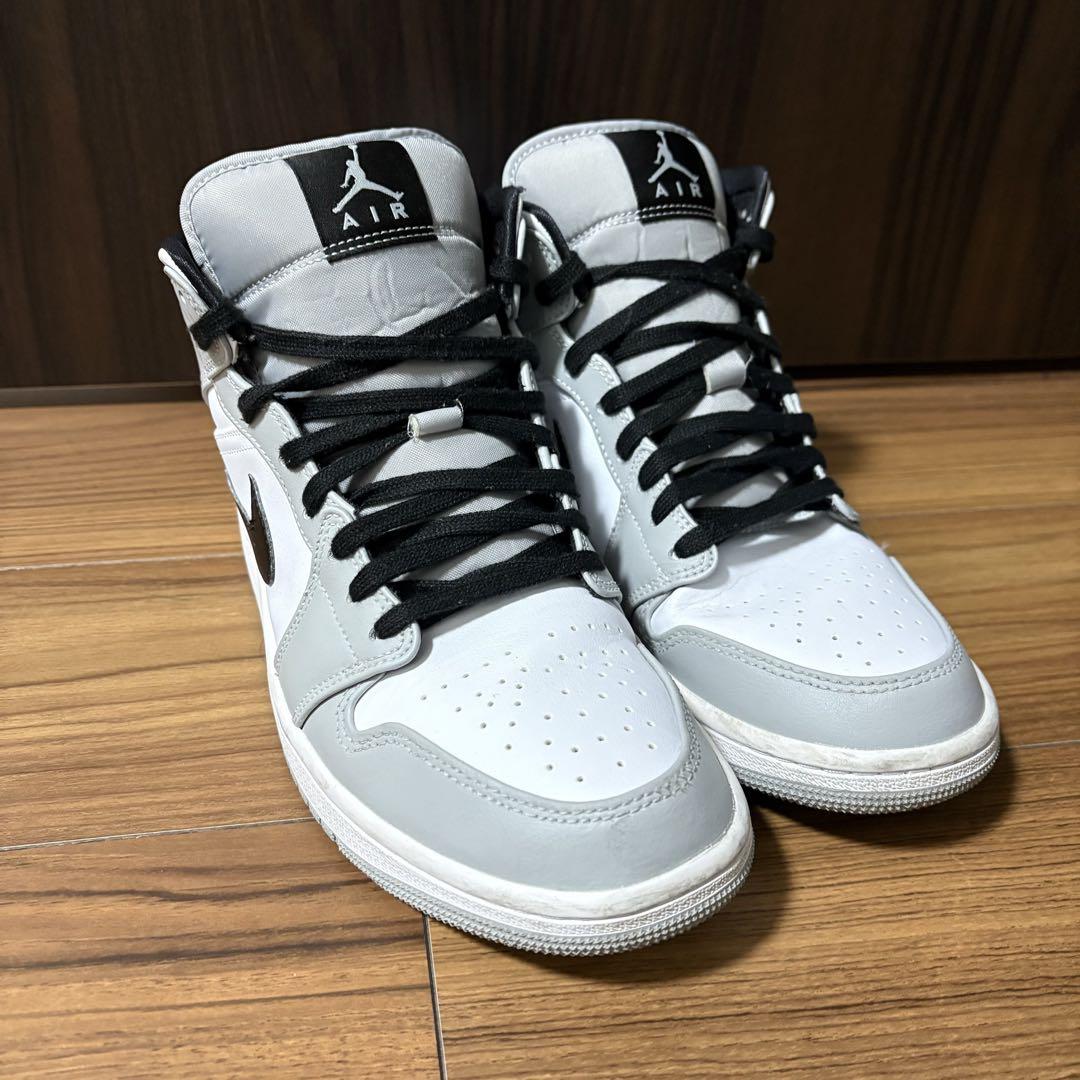 Nike Air Jordan 1 Mid スモークグレー