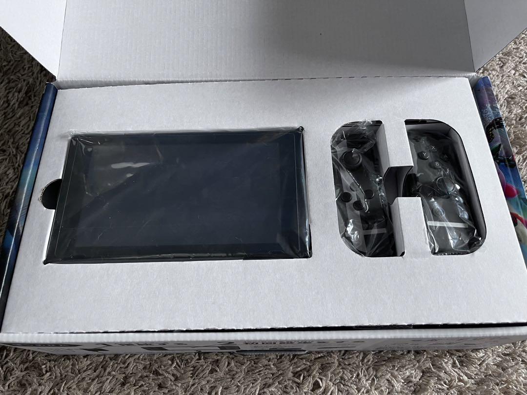 Nintendo Switch 本体 ＋ 純正付属品 ＋ 専用ケース付き