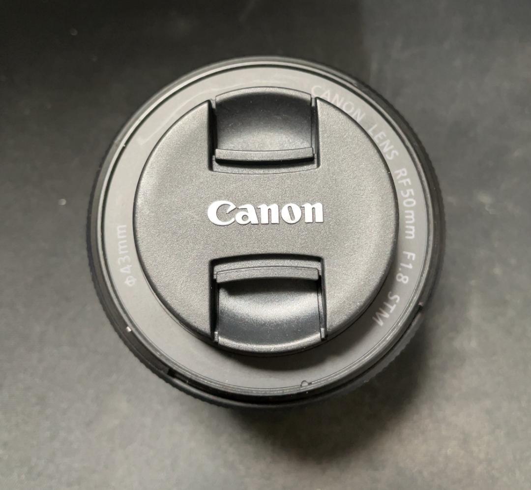 Canon RF50mm F1.8 STM 純正フード付 単焦点レンズ Canon RF50mm F1.8 STM 純正フード付 単焦点レンズ