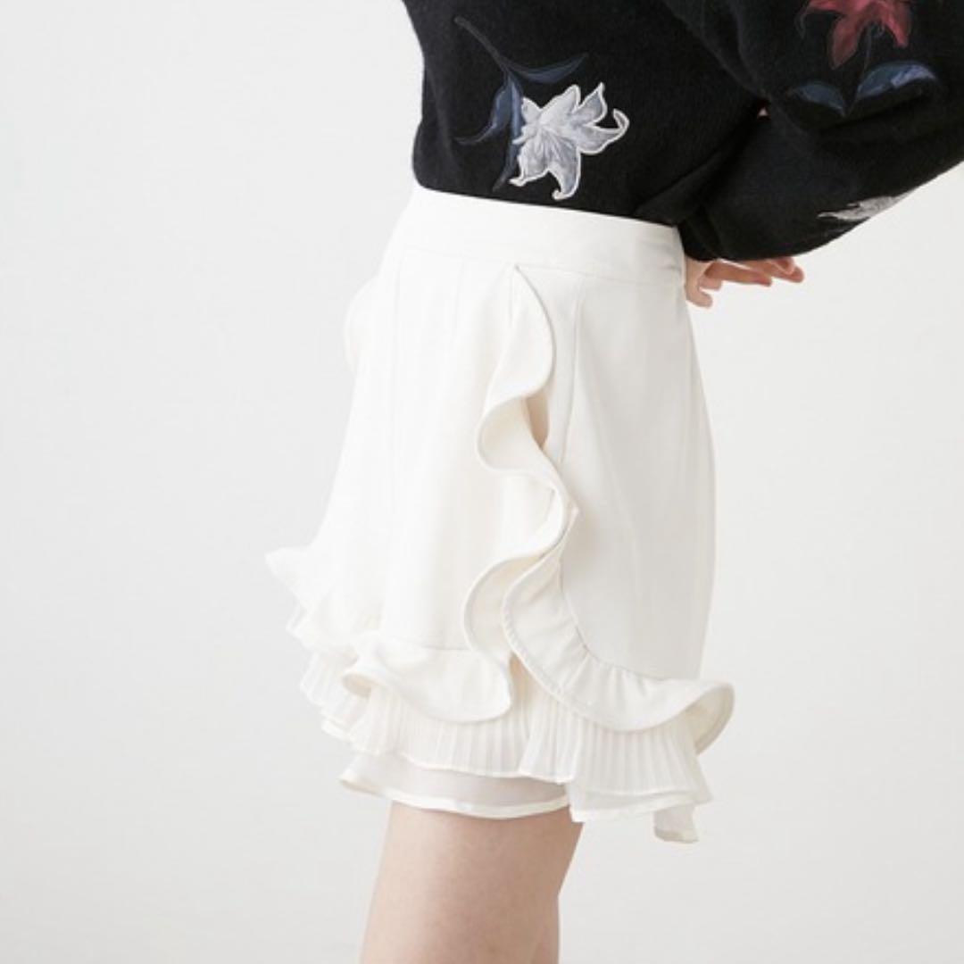 SNIDEL（スナイデル）の「Sustainableフリルヘムショートパンツ