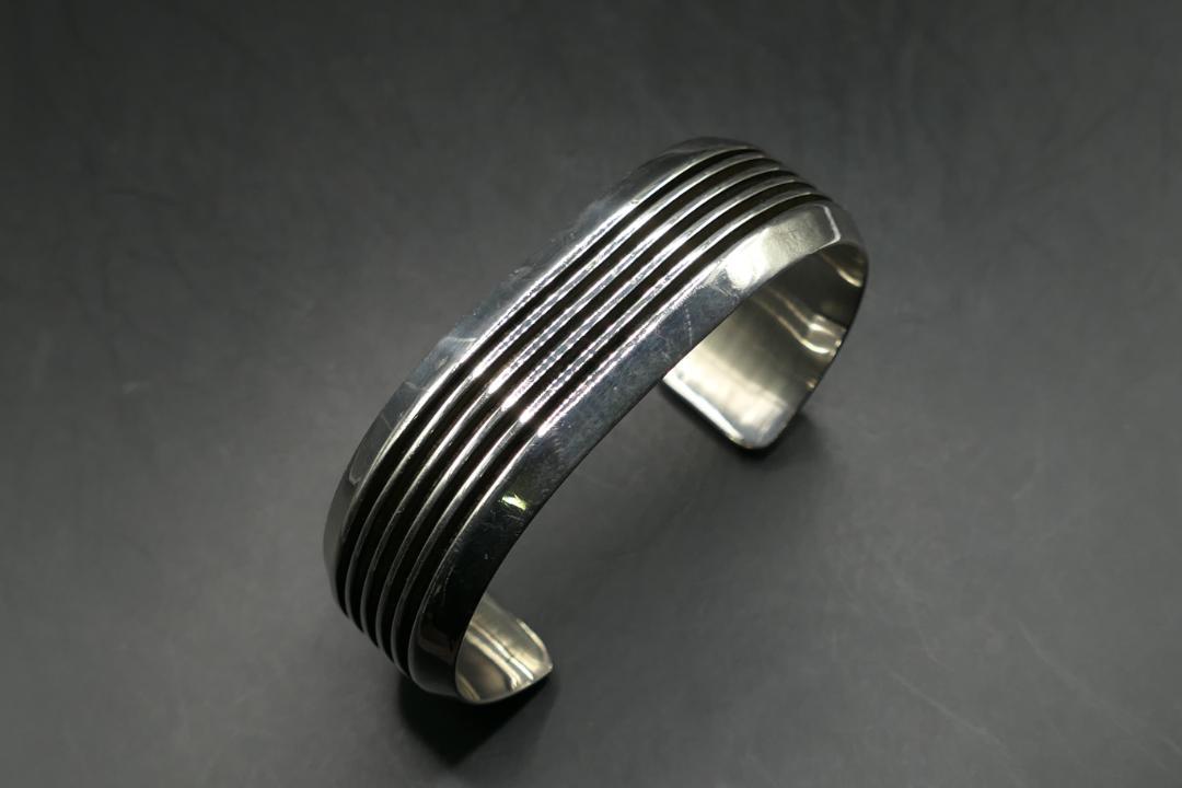 美品　ナバホ　フランシスジョーンズ　5ライン　バングル　FJ刻印