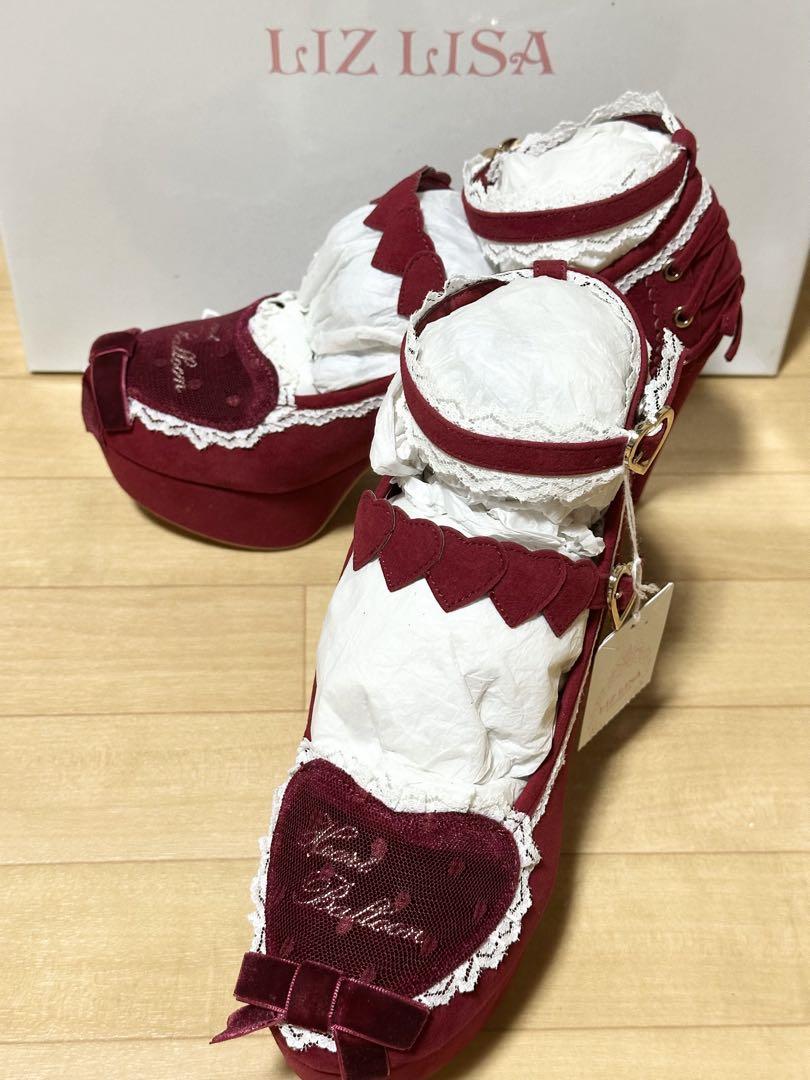LIZLISAパンプス （箱付き）新品未使用タグつき 現在最安値❣️
