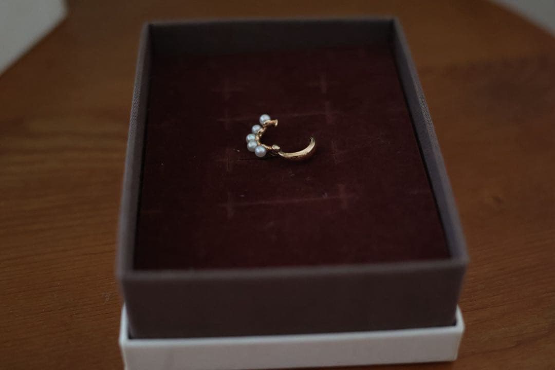 【右耳用】ete K10YG パール リバーシブルハグカフ