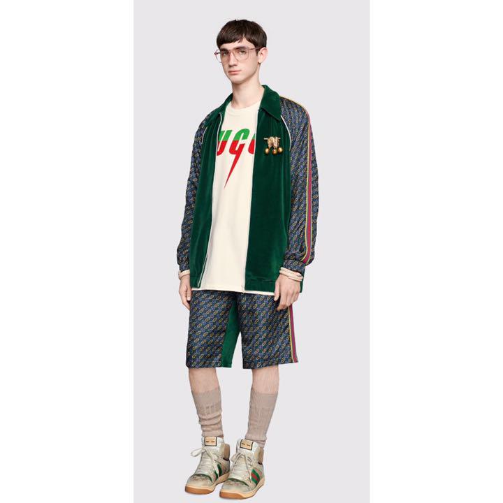 在庫高品質 美品✨btsジミンPV着用 グッチ 派手 6GDKl-m92920988120 ブレードプリントtシャツ gucci 低価人気SALE