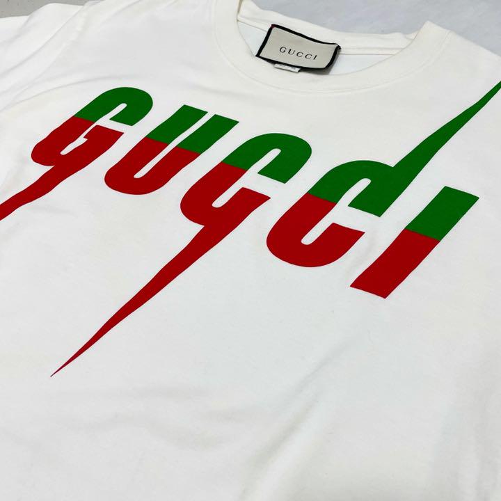 在庫高品質 美品✨btsジミンPV着用 グッチ 派手 6GDKl-m92920988120 ブレードプリントtシャツ gucci 低価人気SALE