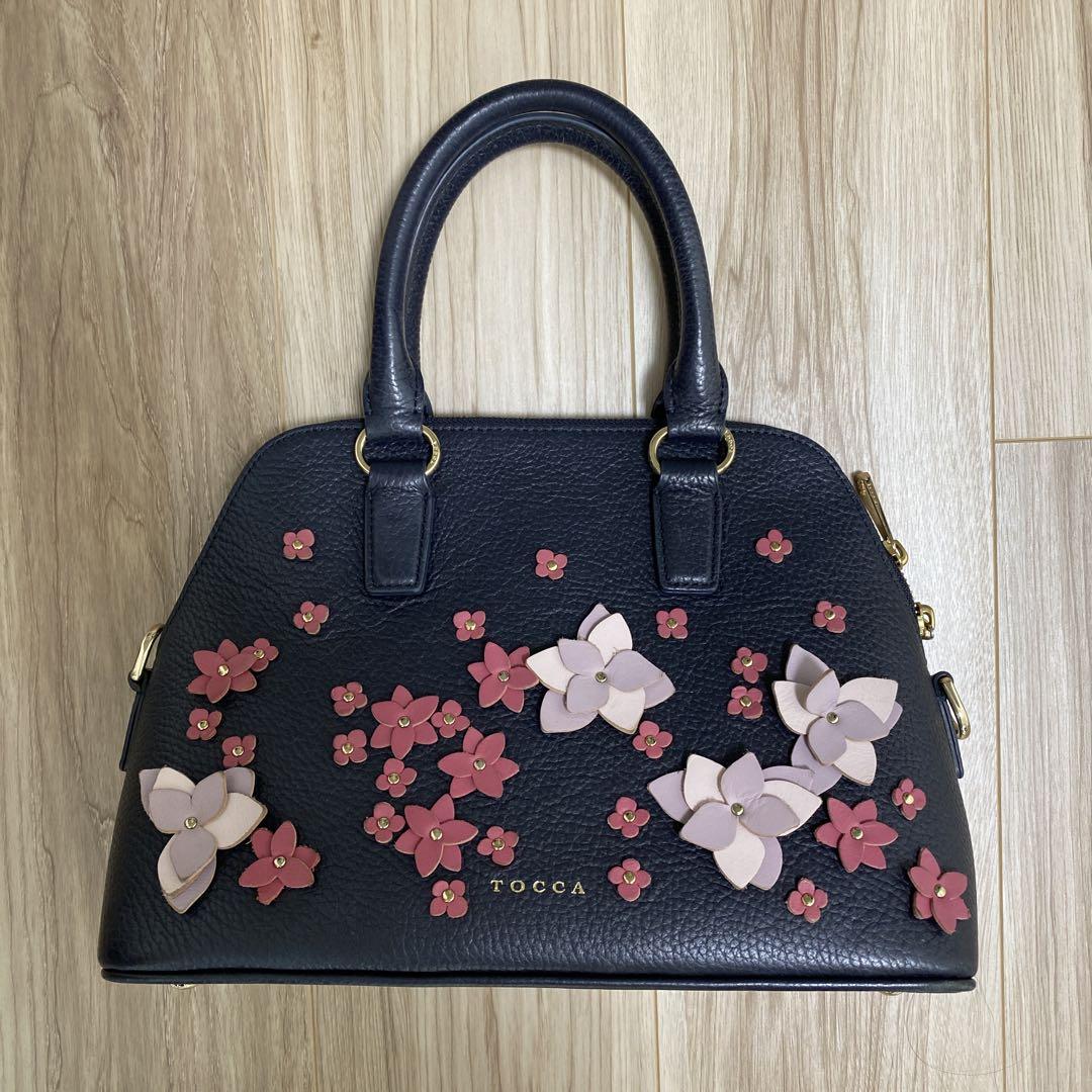 TOCCA 牛革レザー　紫陽花　フラワー　ハンドバッグ