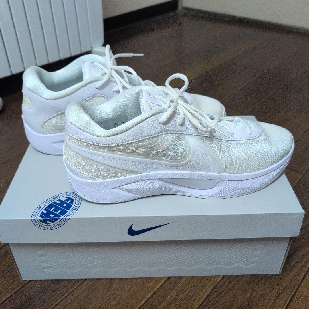 【美品】Nike Freak6 バスケットボールシューズ ホワイト 30cm