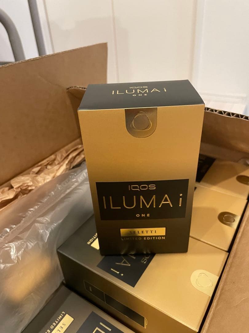 IQOS ILUMA i ONE 限定版 ゴールド/ブラック１個