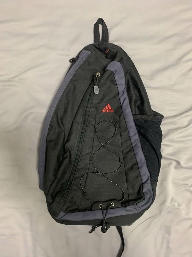 極美品 黒 adidas ワンショルダーバッグ ボディバッグ