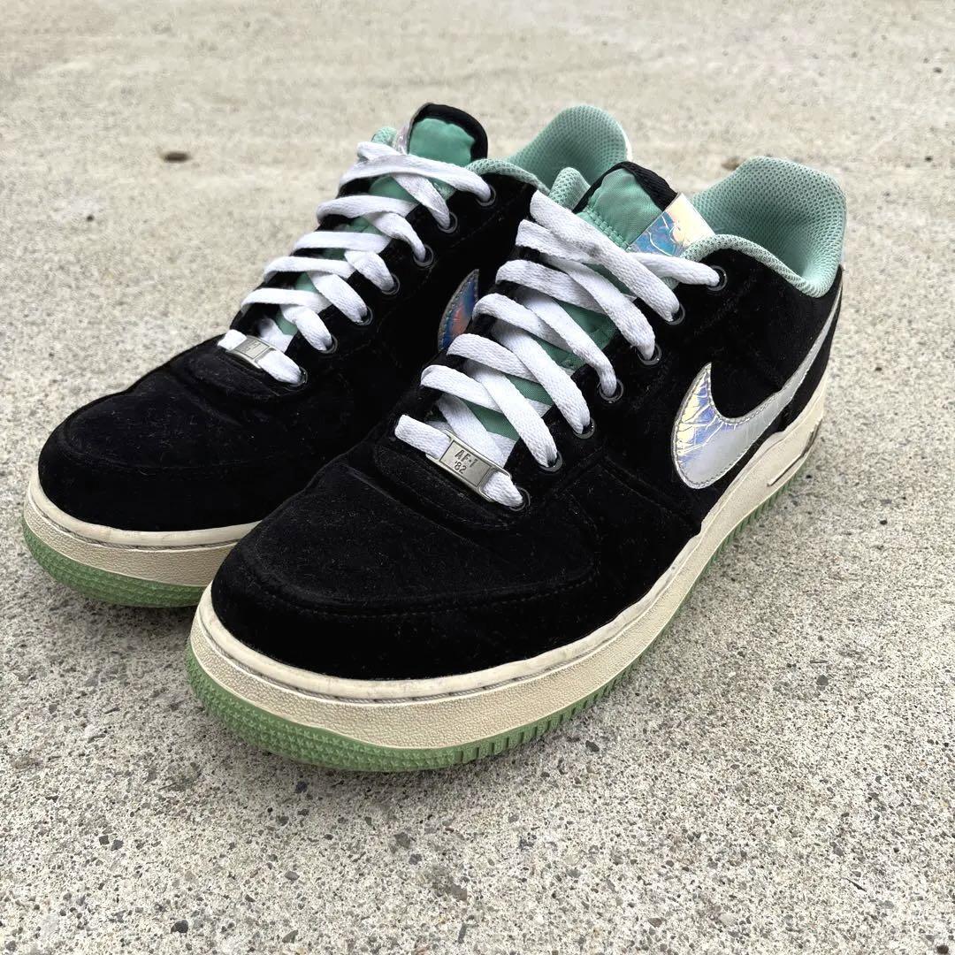 靴 Nike Air Force 1 Low Black Green Glow