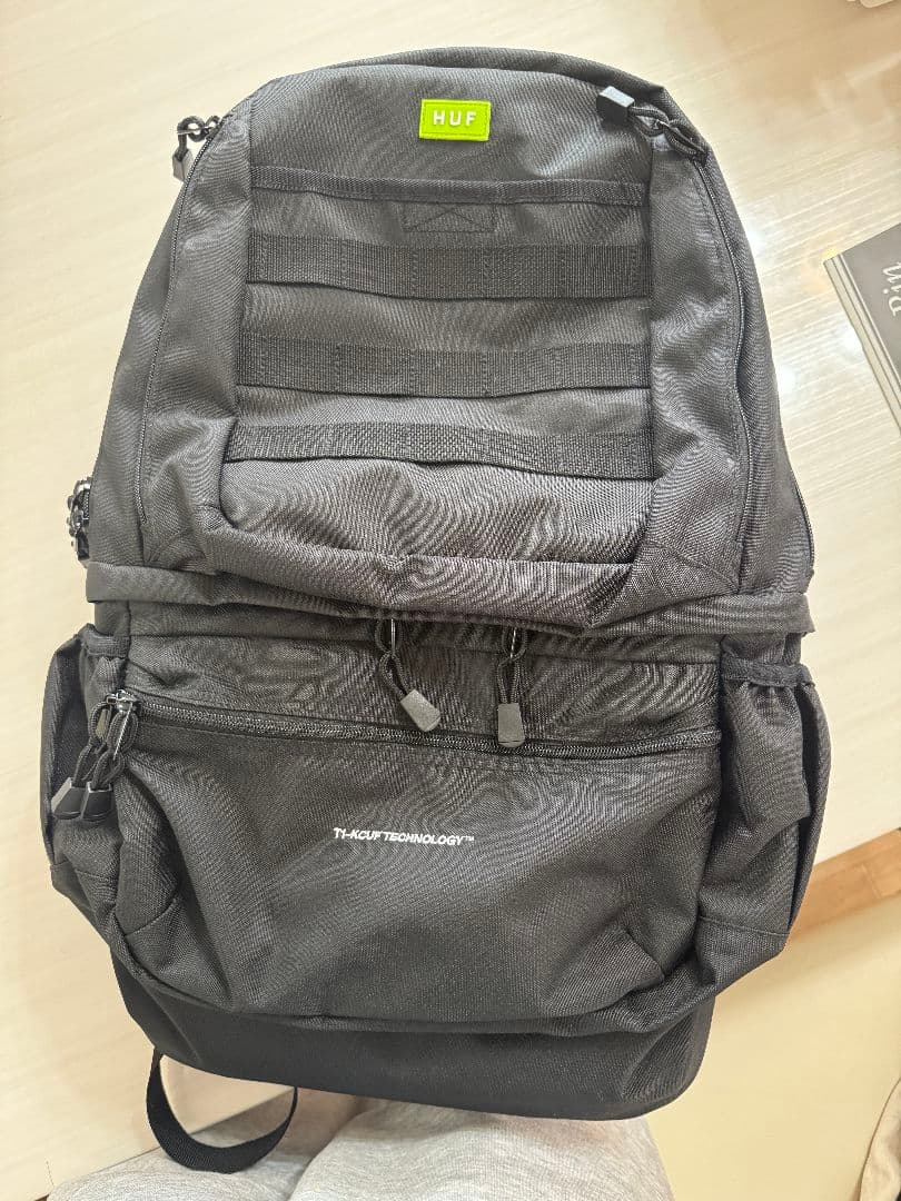 HUF ブラックリュック モールシステム付き