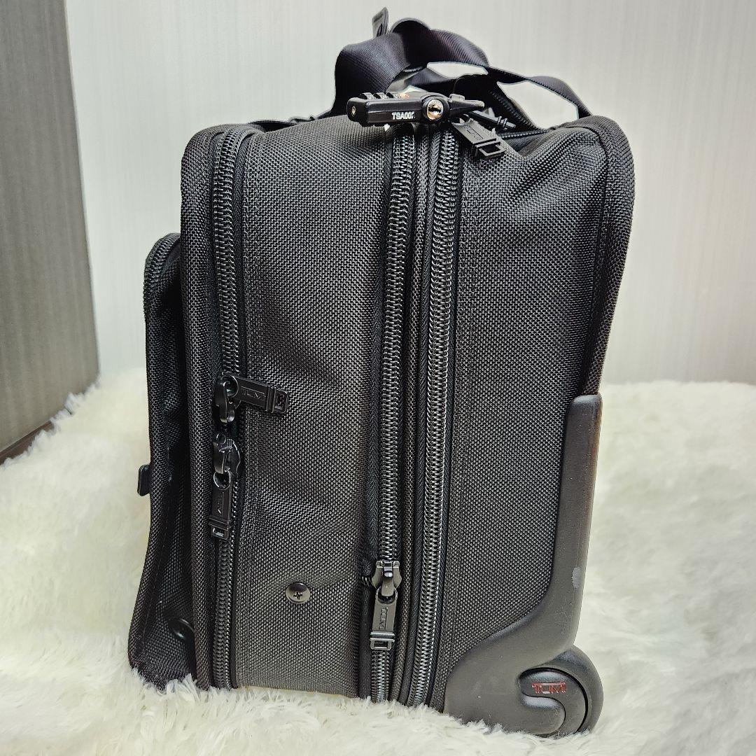 ⭐️極美品⭐️　TUMI ALPHA　ビジネスキャリー　拡張機能　26103DH Tumi 26103DH Alpha Rolling Briefcase Laptop Bag Carry On
