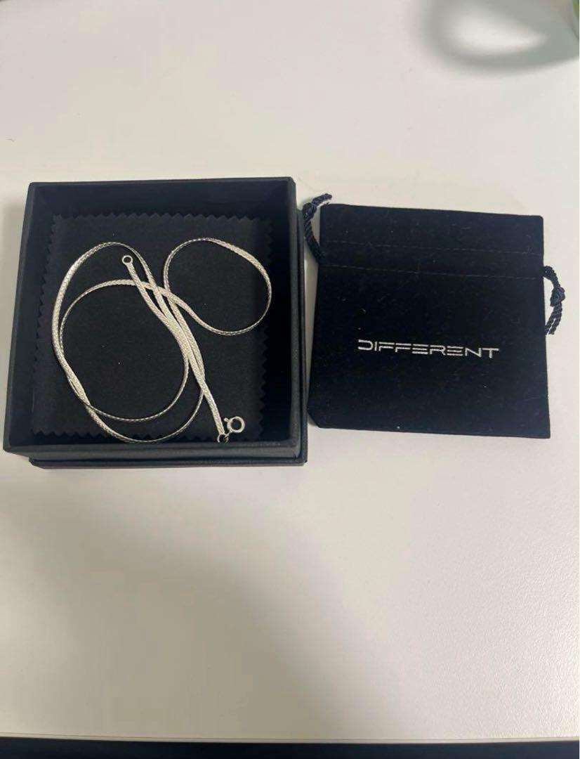 DIFFERENT シルバーチェーンネックレス