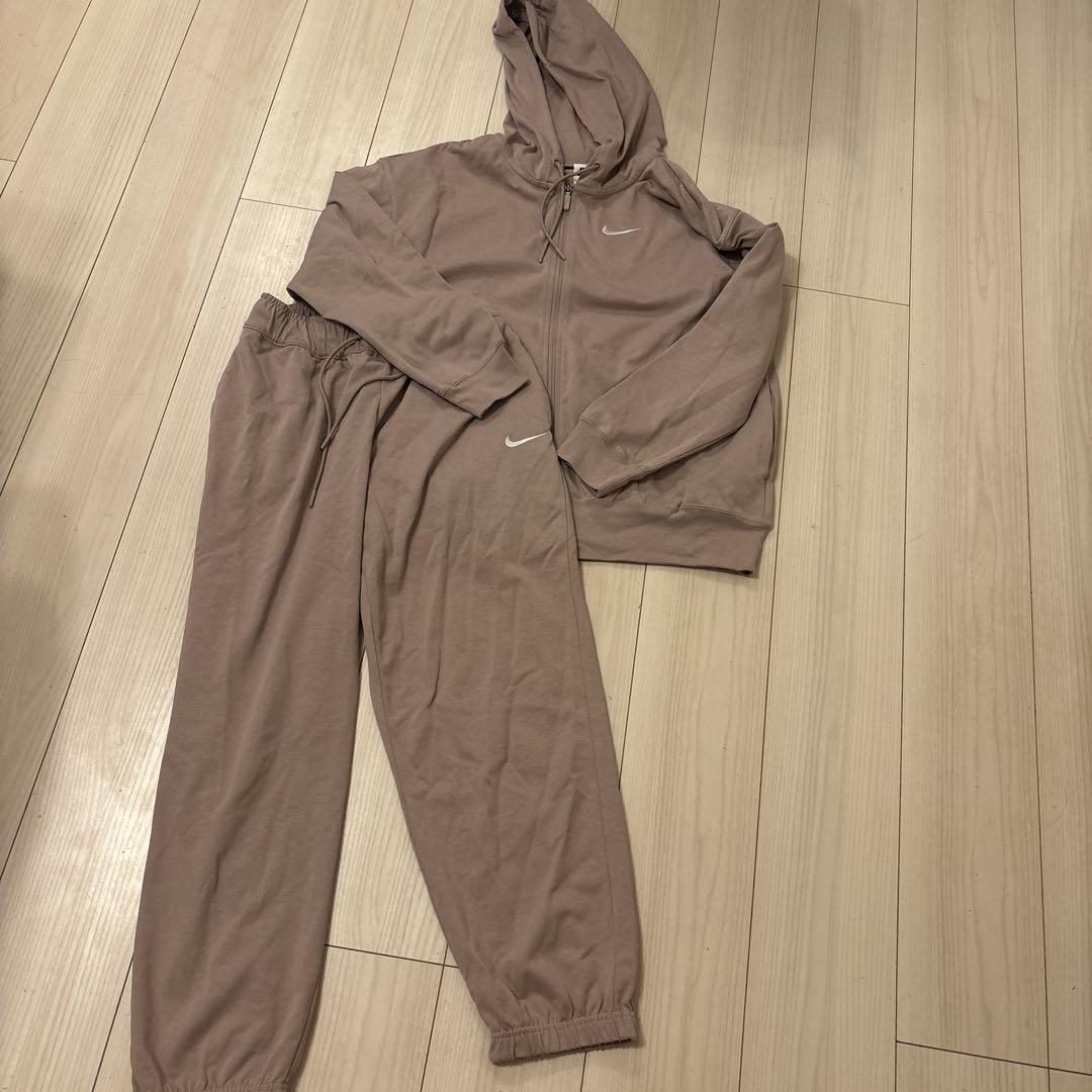 Nike ピンクベージュ フード付きセットアップ M