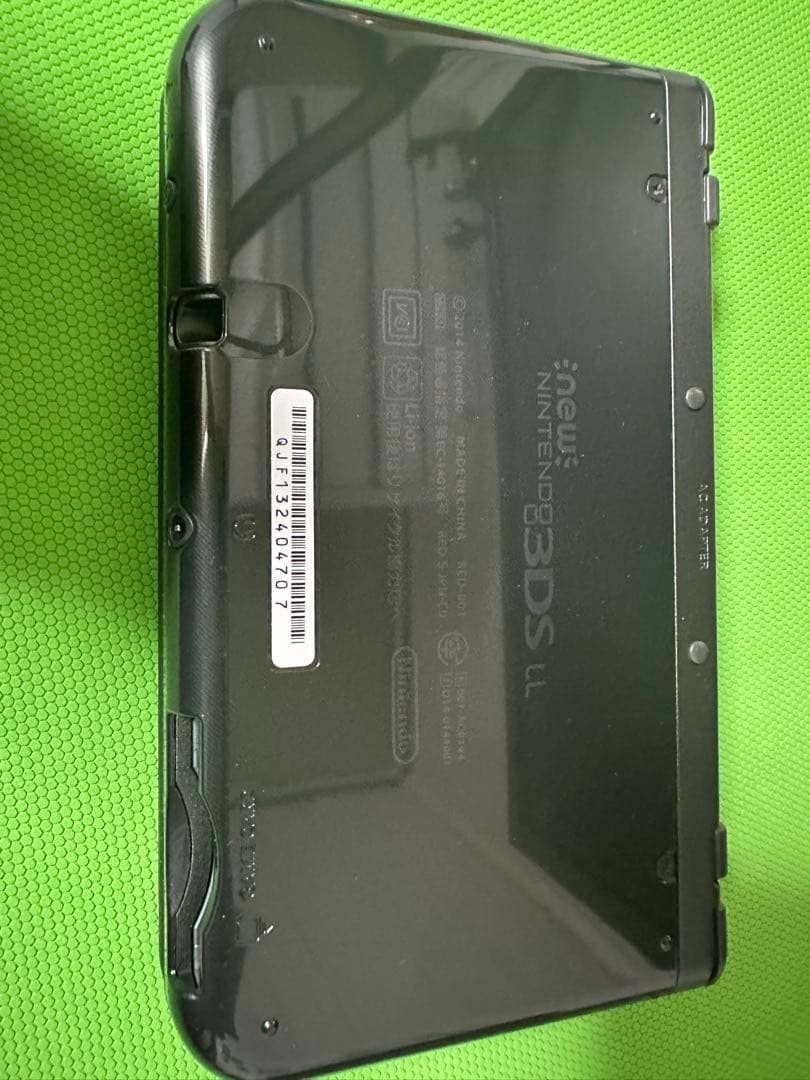 Nintendo 3DS LL グレー ソフト、充電器付き Nintendo 3DS LL グレー ソフト、充電器付き