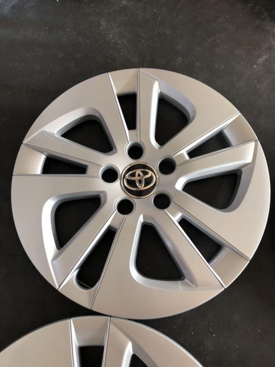 トヨタ プリウス50後期ホイールキャップ4枚 トヨタ プリウス 50 後期 純正 15インチ ホイールキャップ