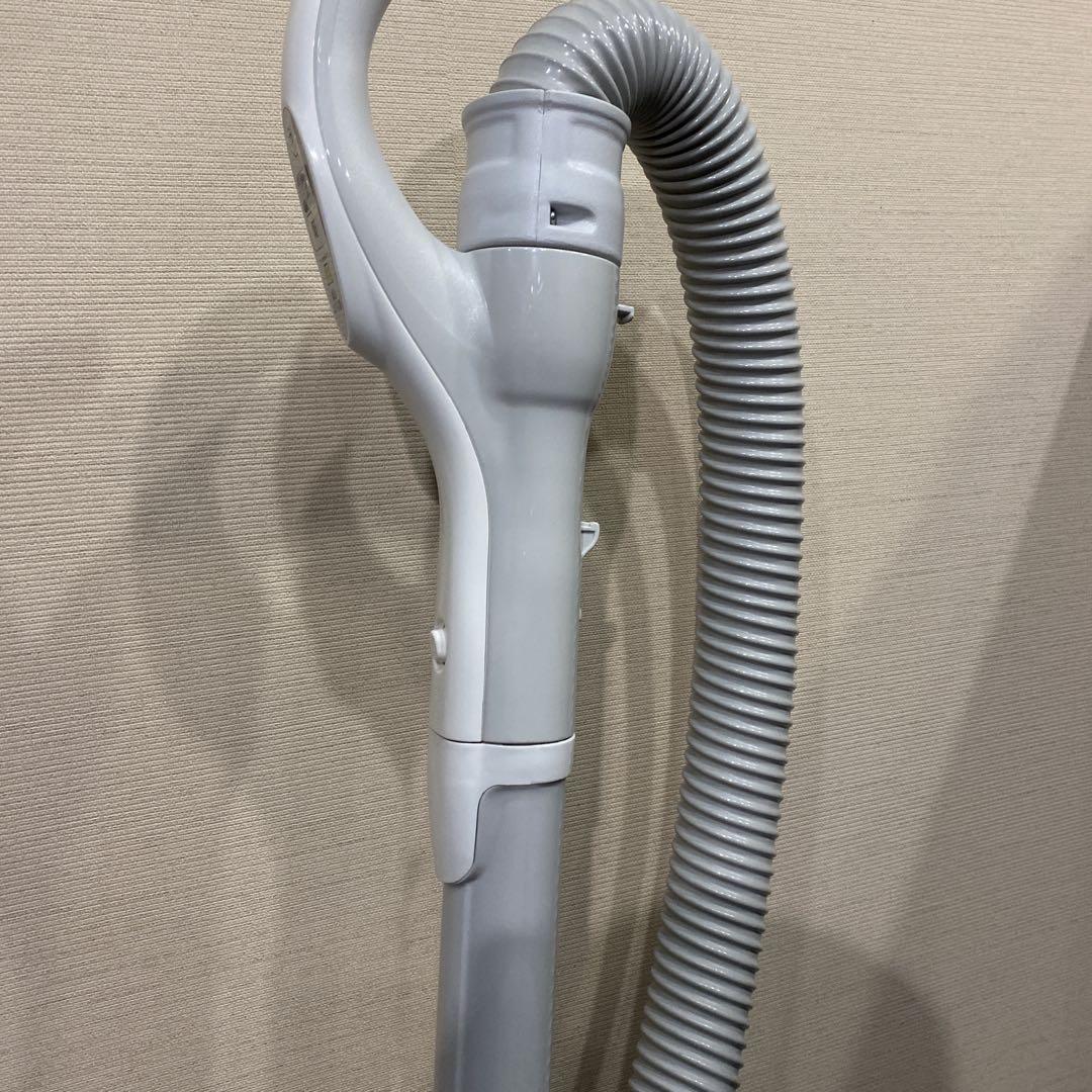 2021年製 Panasonic 紙パック式掃除機 バランス型