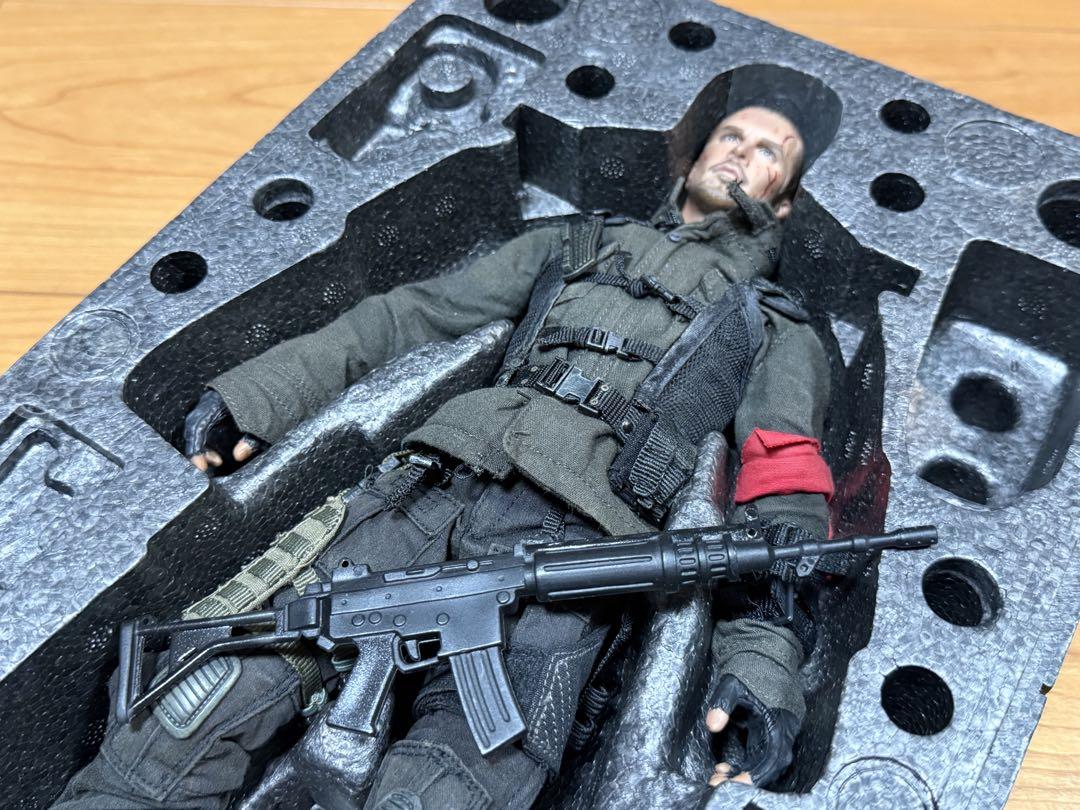 ホットトイズ 1/6 ターミネーター4 ジョン・コナー 本体のみ パーツ無し