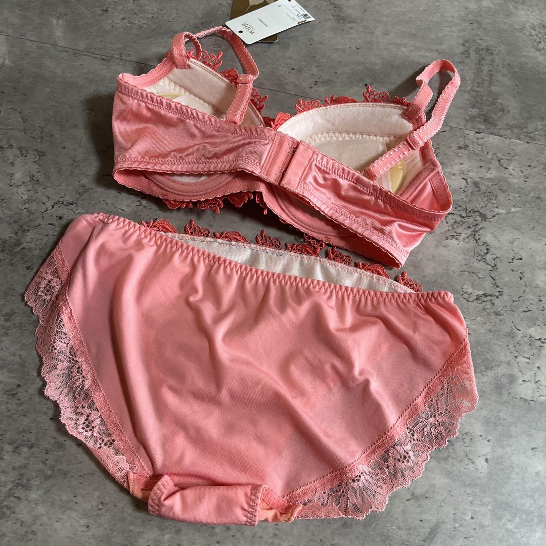 新品 ワコール ウイングレシアージュ ブラジャーショーツセット