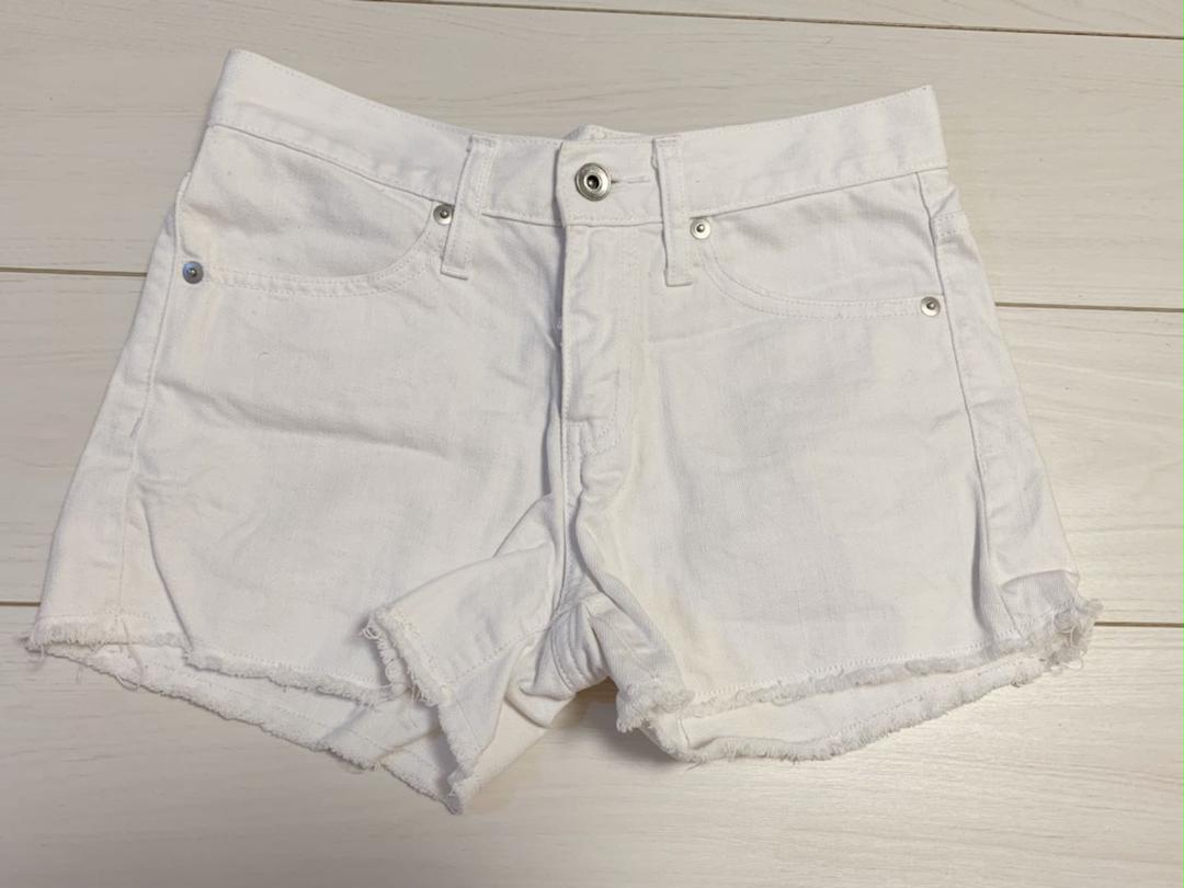 メルカリ デニムショートパンツ ホワイト 白 切りっぱなし ショートパンツ Xs Ss 600 中古や未使用のフリマ メルカリ デニムショートパンツ ホワイト 白 切りっぱなし ショートパンツ Xs Ss 600 中古や未使用のフリマ